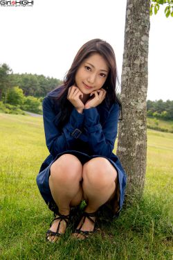美女黑絲