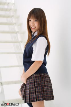 男生親女生